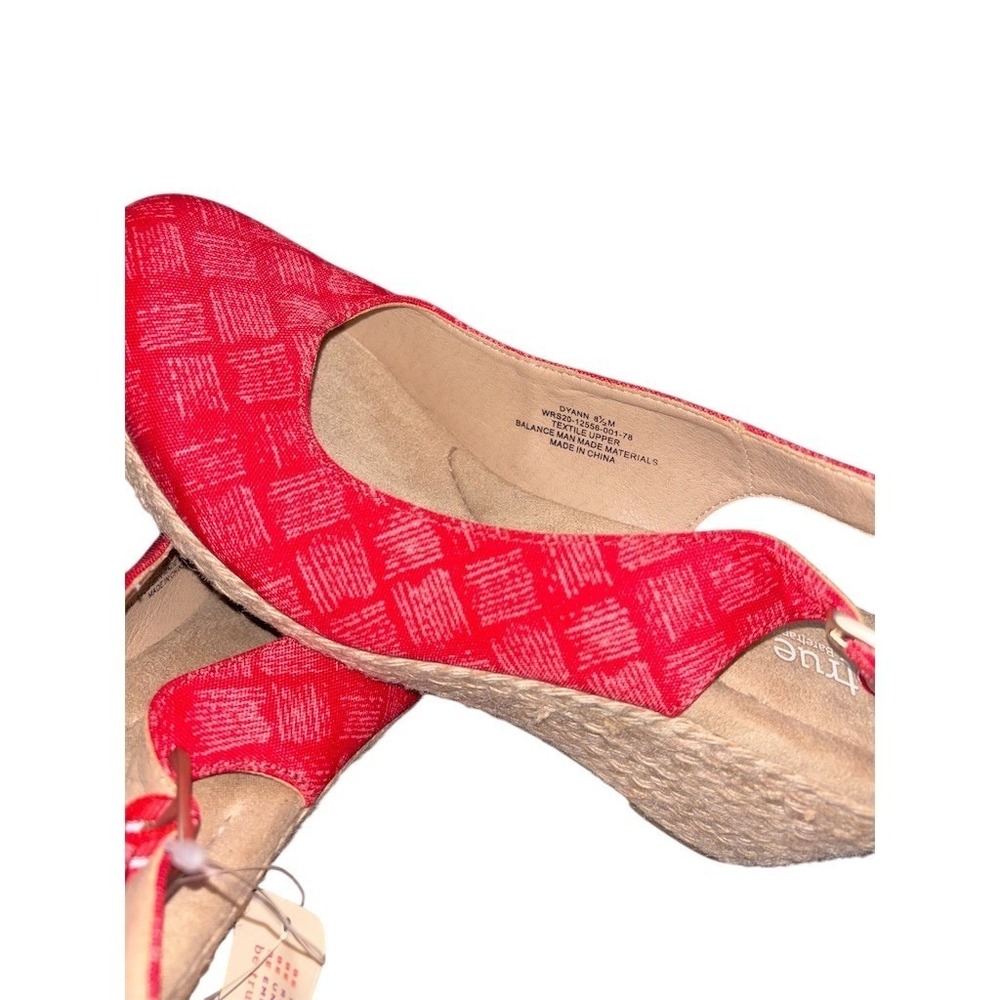 True Barefoot Wedge Heels Womens 8.5 Red Textured Slingback Espadrille baretraps - Picture 4 of 8